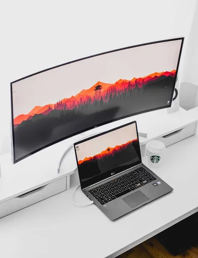 Curvy Monitor